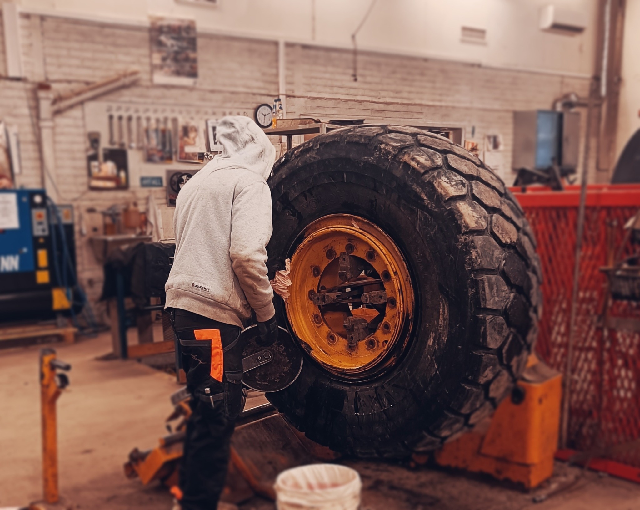 Inne i Vulmek-verkstedet i Nordkjosbotn